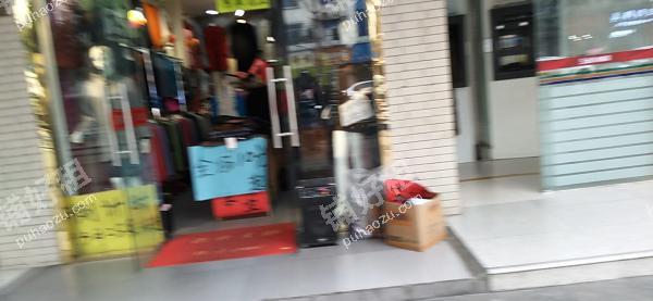郫县区东大街29.5平米服装店出租