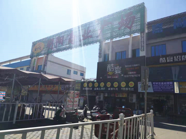 江南明阳商业广场购物中心入口小吃摊位转让