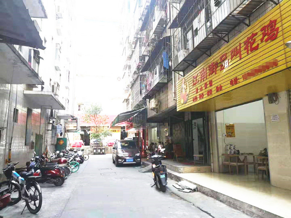 青秀区琅东农贸市场旁40平米餐馆低价转让